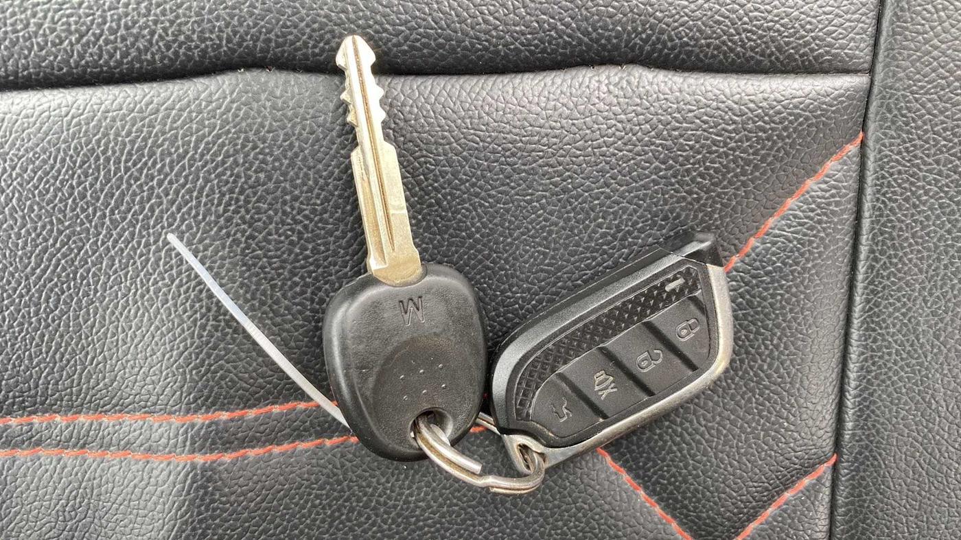 2018 Hyundai Xcent E+, Petrol, Manual, 56,674 km, Key Close Up