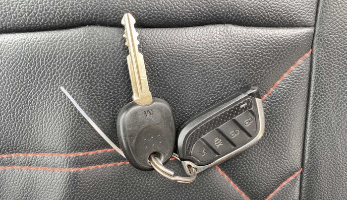 2018 Hyundai Xcent E+, Petrol, Manual, 56,674 km, Key Close Up