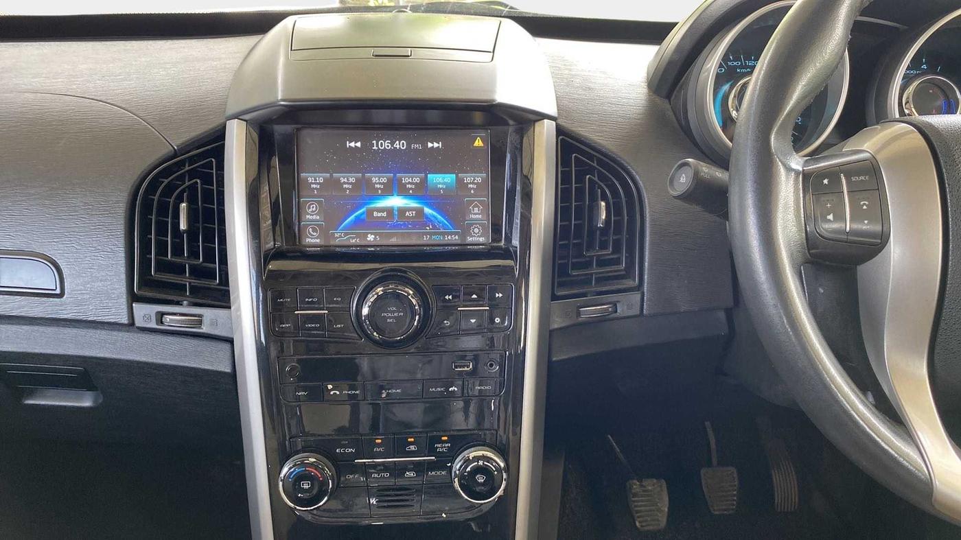 2018 Mahindra XUV500 W9, Diesel, Manual, 57,798 km, Air Conditioner