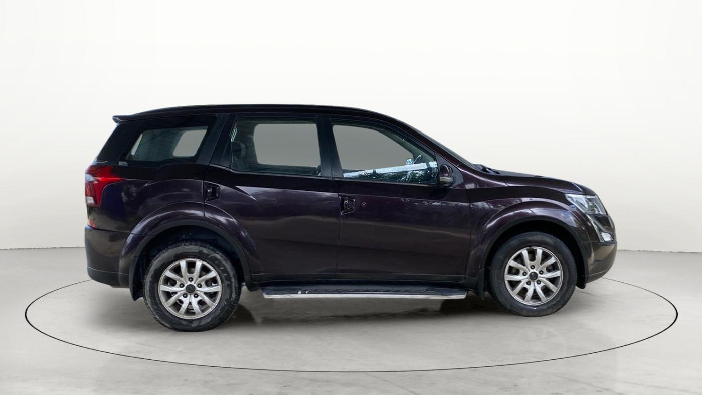 2018 Mahindra XUV500 W9, Diesel, Manual, 57,798 km, Right Side View