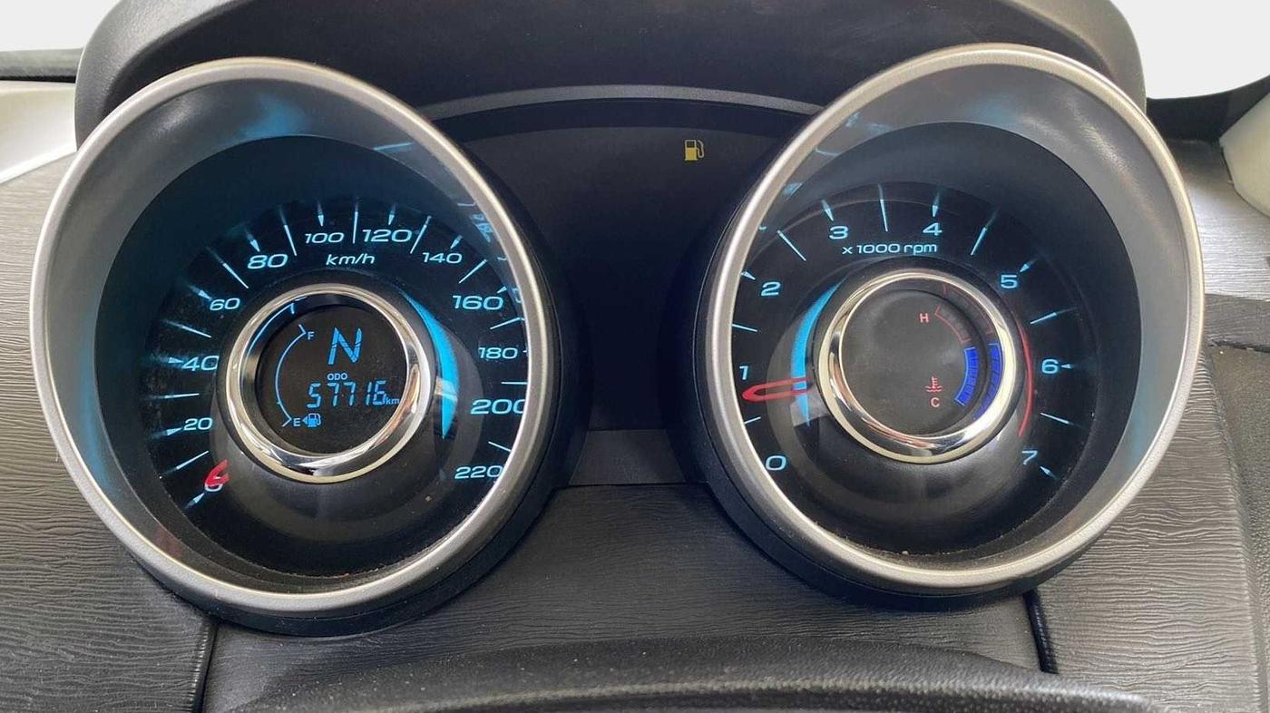 2018 Mahindra XUV500 W9, Diesel, Manual, 57,798 km, Odometer Image