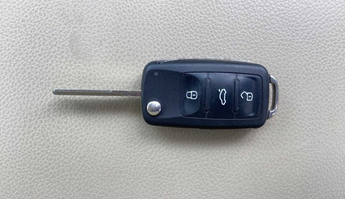 2019 Volkswagen Ameo HIGHLINE PLUS 1.5L AT 16 ALLOY, Diesel, Automatic, 36,671 km, Key Close Up