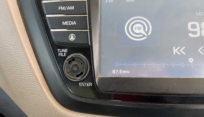 2017 Hyundai Elite i20 ASTA 1.4 CRDI, Diesel, Manual, 79,442 km, Infotainment system - Button has minor damage