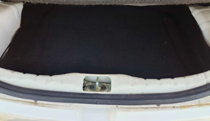 2016 Hyundai Eon ERA +, Petrol, Manual, 15,756 km, Boot Inside