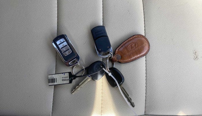 2016 Hyundai Eon ERA +, Petrol, Manual, 15,756 km, Key Close Up