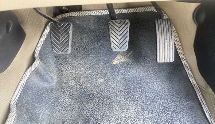 2016 Hyundai Eon ERA +, Petrol, Manual, 15,756 km, Pedals