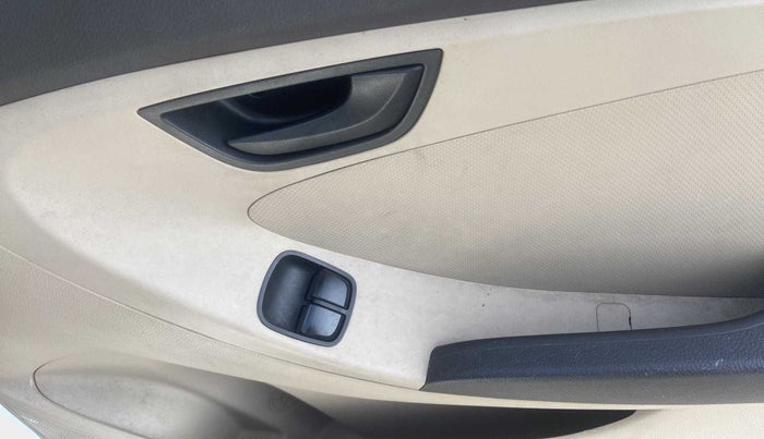 2016 Hyundai Eon ERA +, Petrol, Manual, 15,756 km, Driver Side Door Panels Control