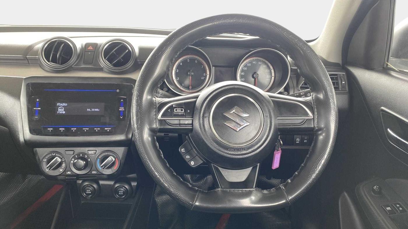 2021 Maruti Swift VXI, Petrol, Manual, 39,846 km, Steering Wheel Close Up