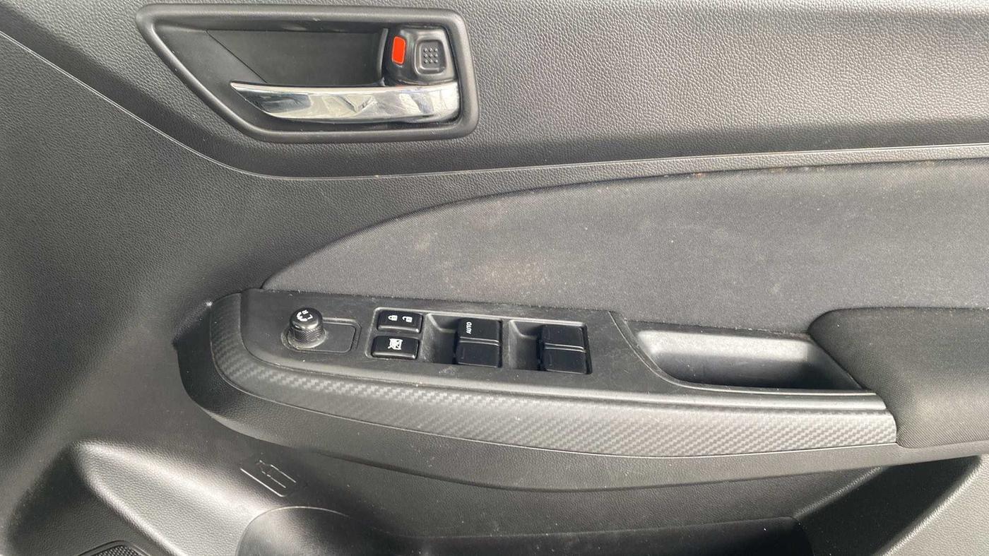 2021 Maruti Swift VXI, Petrol, Manual, 39,846 km, Driver Side Door Panels Control