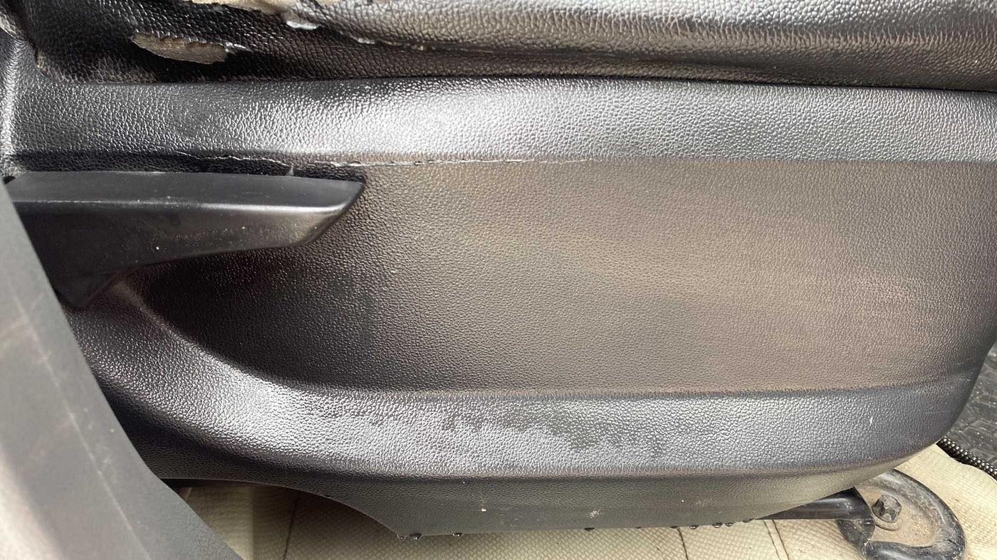 2018 Mahindra KUV 100 NXT K2 P 6 STR, Petrol, Manual, 44,721 km, Driver Side Adjustment Panel