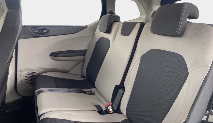 2019 Renault TRIBER RXT, Petrol, Manual, 23,762 km, Right Side Rear Door Cabin