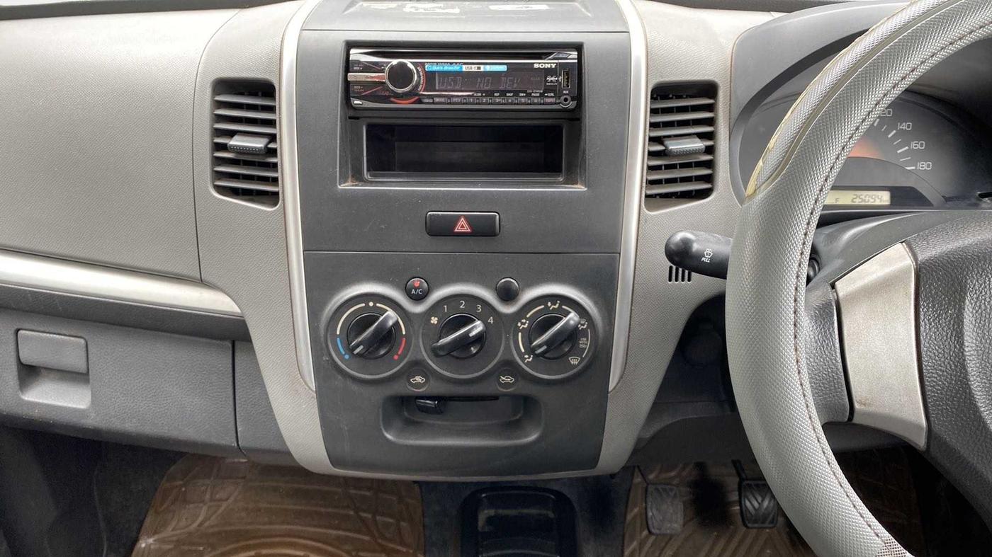 2011 Maruti Wagon R 1.0 LXI, Petrol, Manual, 25,090 km, Infotainment System