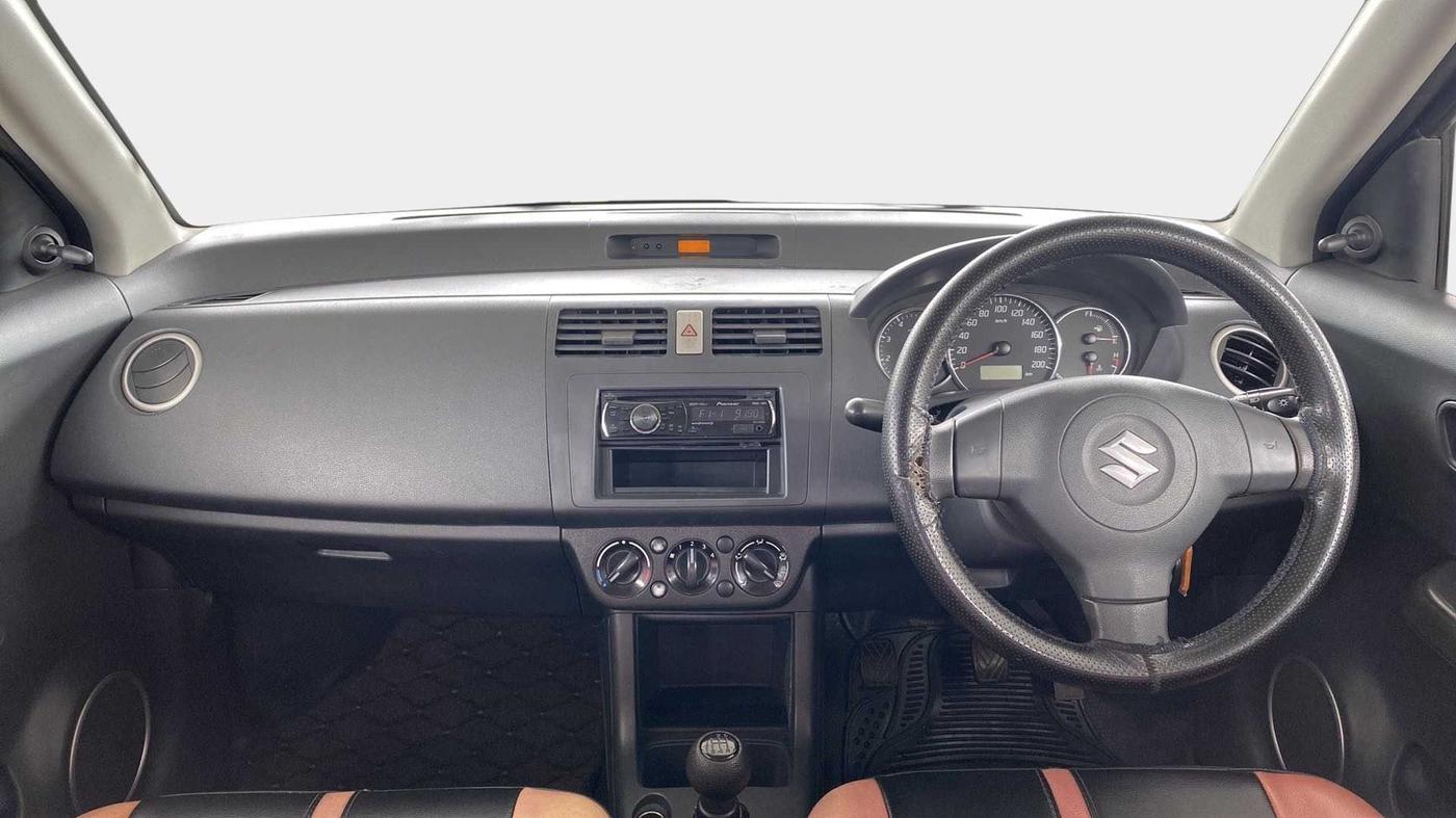 2010 Maruti Swift VDI, Diesel, Manual, 1,24,666 km, Dashboard