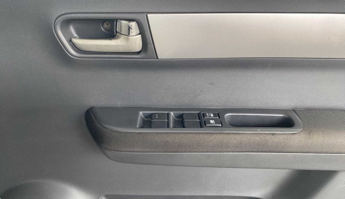 2010 Maruti Swift VDI, Diesel, Manual, 1,24,666 km, Driver Side Door Panels Control