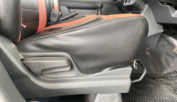 2010 Maruti Swift VDI, Diesel, Manual, 1,24,666 km, Driver Side Adjustment Panel