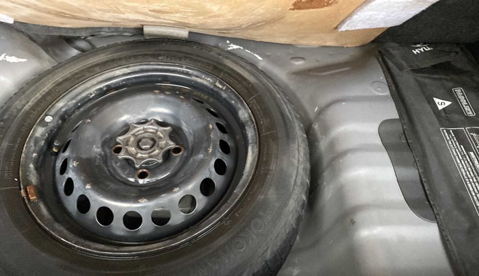 2019 Hyundai Grand i10 SPORTZ 1.2 KAPPA VTVT, Petrol, Manual, 23,834 km, Dicky (Boot door) - Tool missing