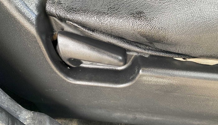 2018 Maruti Wagon R 1.0 VXI, Petrol, Manual, 73,317 km, Driver Side Adjustment Panel