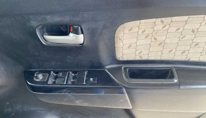 2018 Maruti Wagon R 1.0 VXI, Petrol, Manual, 73,317 km, Driver Side Door Panels Control