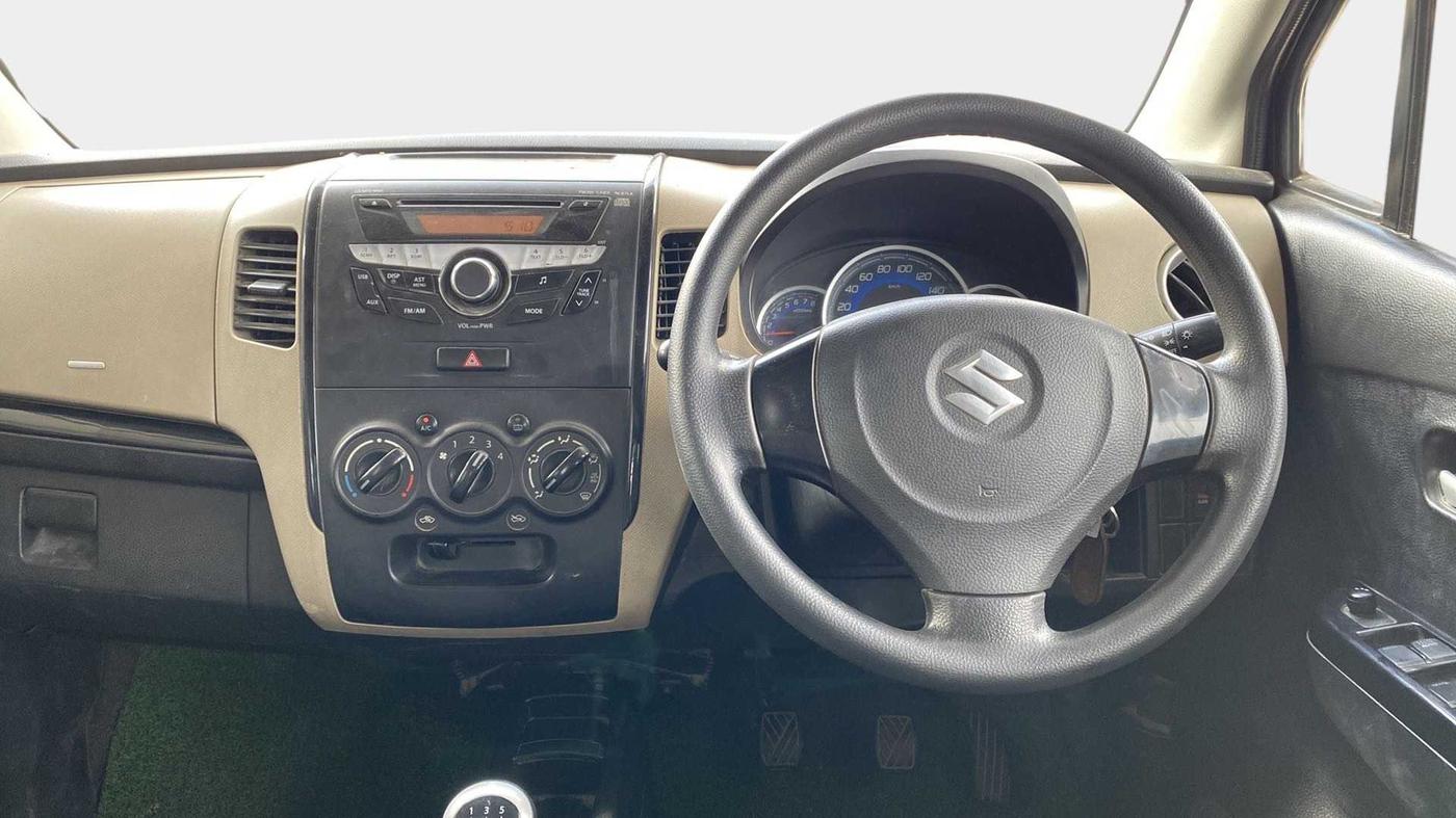 2018 Maruti Wagon R 1.0 VXI, Petrol, Manual, 73,317 km, Steering Wheel Close Up