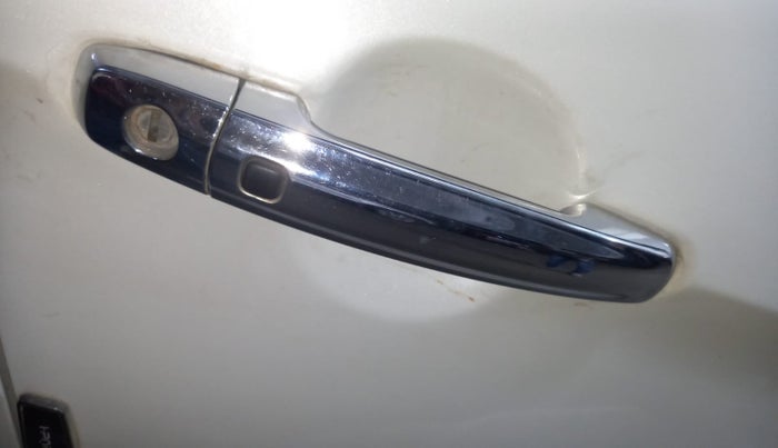 2018 Maruti Ciaz DELTA 1.5 SHVS MT PETROL, Petrol, Manual, 69,039 km, Lock system - Keyless sensor not working