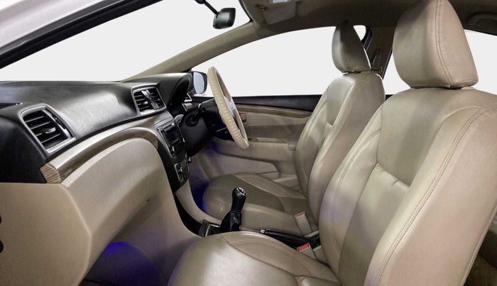 2018 Maruti Ciaz DELTA 1.5 SHVS MT PETROL, Petrol, Manual, 69,039 km, Right Side Front Door Cabin