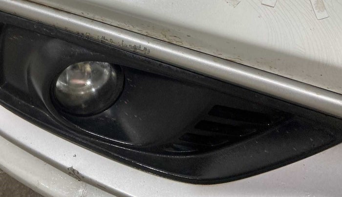 2018 Maruti Ciaz DELTA 1.5 SHVS MT PETROL, Petrol, Manual, 69,039 km, Right fog light - Not working
