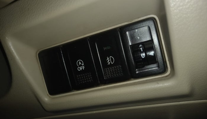 2018 Maruti Ciaz DELTA 1.5 SHVS MT PETROL, Petrol, Manual, 69,039 km, Dashboard - Headlight height adjustment not working