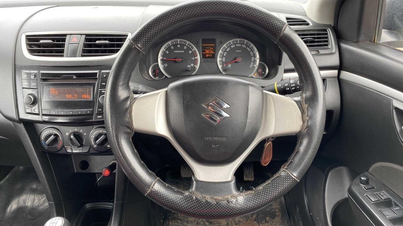 2017 Maruti Swift VXI, Petrol, Manual, 79,096 km, Steering Wheel Close Up