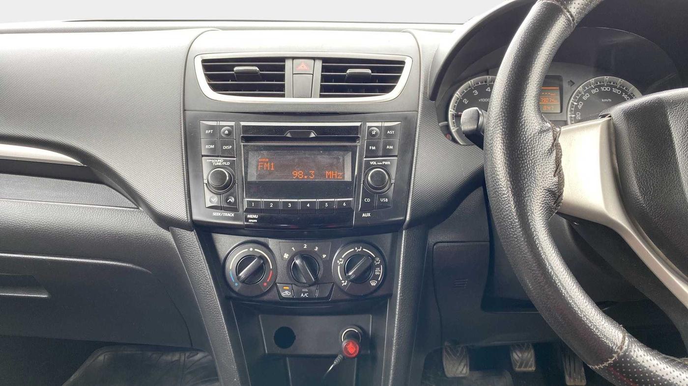2017 Maruti Swift VXI, Petrol, Manual, 79,096 km, Infotainment System
