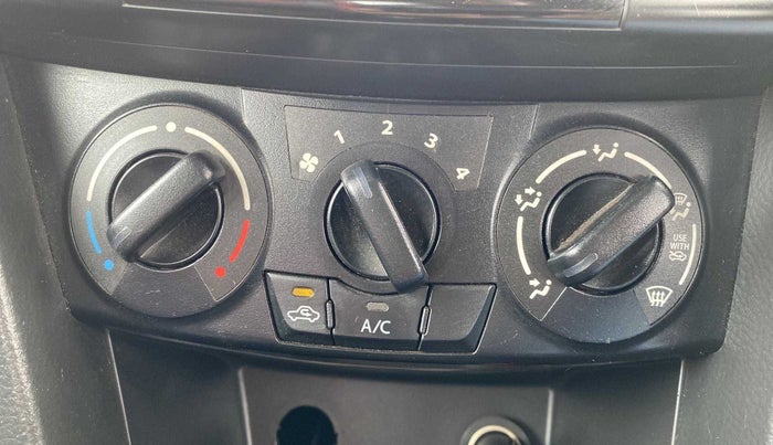 2017 Maruti Swift VXI, Petrol, Manual, 79,096 km, AC Unit - Main switch light not functional