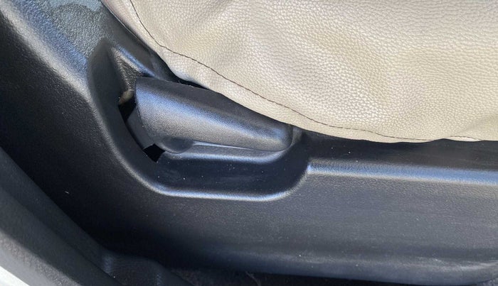 2018 Maruti Wagon R 1.0 VXI AMT, Petrol, Automatic, 33,046 km, Driver Side Adjustment Panel