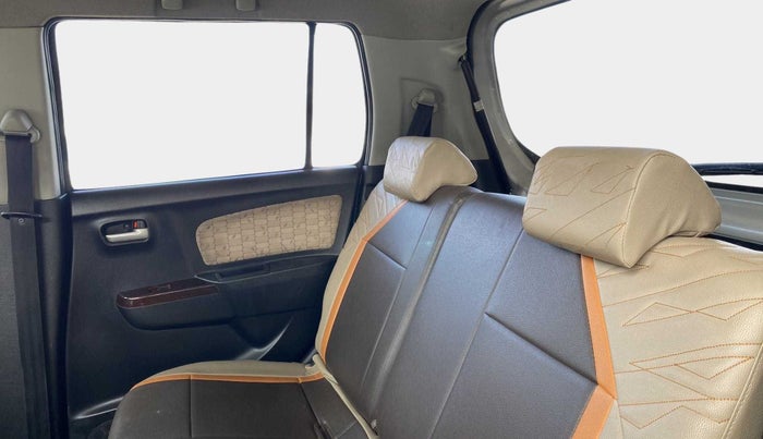 2018 Maruti Wagon R 1.0 VXI AMT, Petrol, Automatic, 33,046 km, Right Side Rear Door Cabin