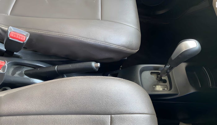 2018 Maruti Wagon R 1.0 VXI AMT, Petrol, Automatic, 33,046 km, Gear Lever