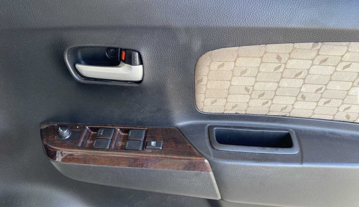 2018 Maruti Wagon R 1.0 VXI AMT, Petrol, Automatic, 33,046 km, Driver Side Door Panels Control