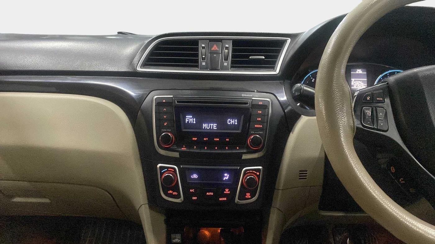 2017 Maruti Ciaz ZDI SHVS, Diesel, Manual, 1,22,023 km, Air Conditioner