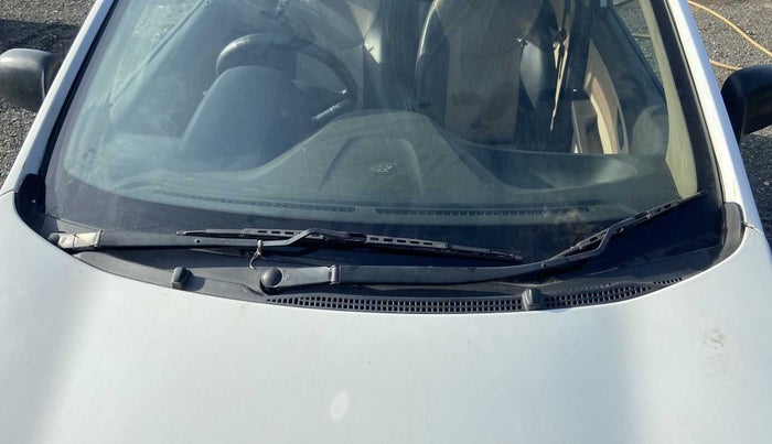 2014 Hyundai Eon ERA +, Petrol, Manual, 63,416 km, Front windshield - Wiper nozzle not functional