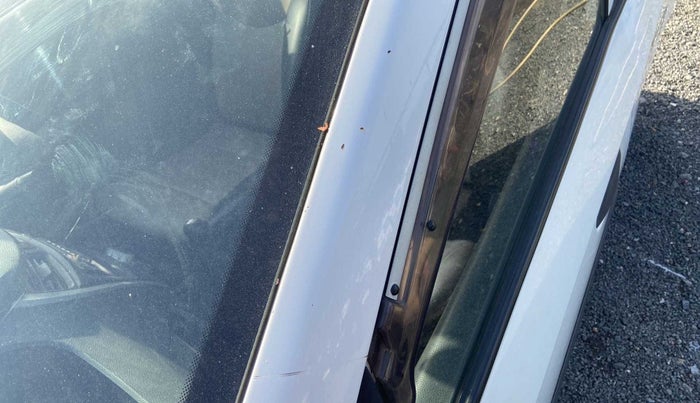 2014 Hyundai Eon ERA +, Petrol, Manual, 63,416 km, Left A pillar - Slight discoloration