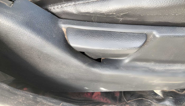2014 Hyundai Eon ERA +, Petrol, Manual, 63,416 km, Driver Side Adjustment Panel