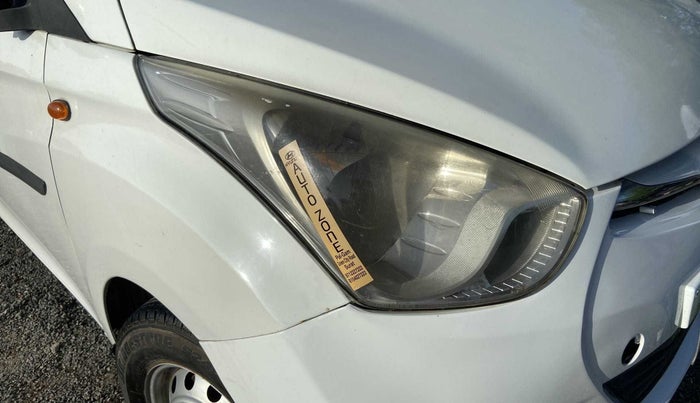 2014 Hyundai Eon ERA +, Petrol, Manual, 63,416 km, Right headlight - Minor scratches