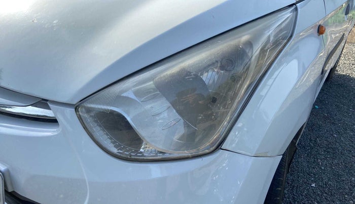 2014 Hyundai Eon ERA +, Petrol, Manual, 63,416 km, Left headlight - Minor scratches