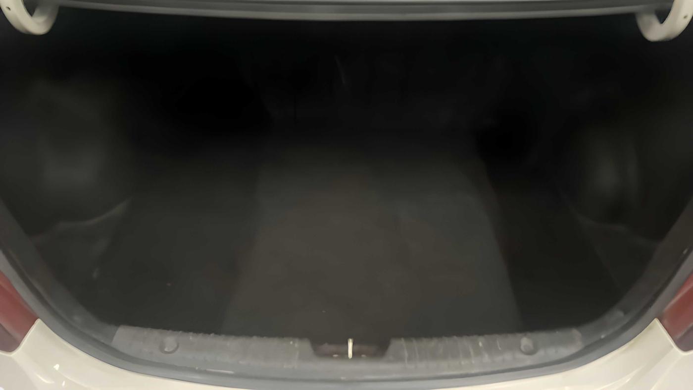 2016 Hyundai Verna 1.6 CRDI SX (O), Diesel, Manual, 80,001 km, Boot Inside