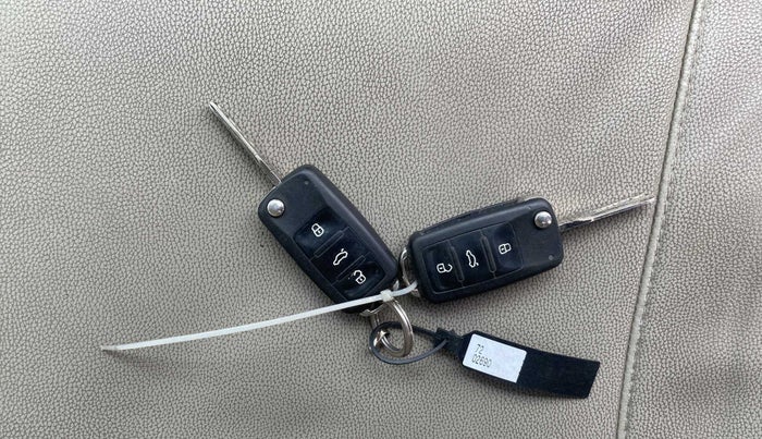 2011 Volkswagen Polo HIGHLINE1.2L, Petrol, Manual, 50,053 km, Key Close Up