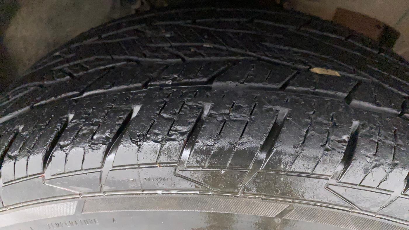 2015 Nissan Terrano XV D THP 110 PS, Diesel, Manual, 97,150 km, Right Front Tyre Tread