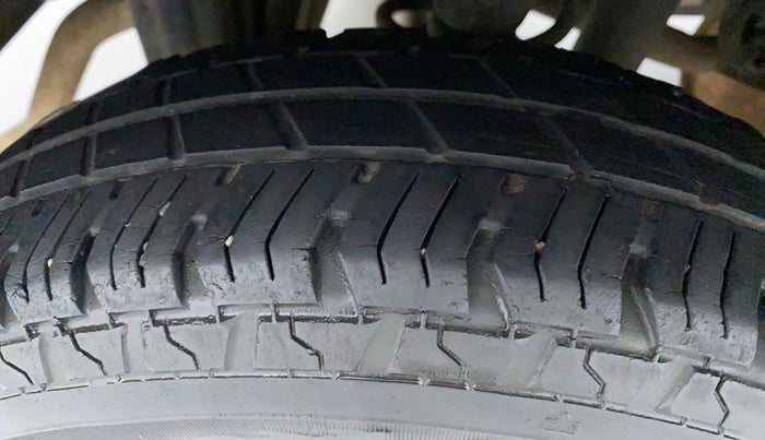 2014 Maruti Alto 800 LXI, Petrol, Manual, 42,521 km, Right Rear Tyre Tread