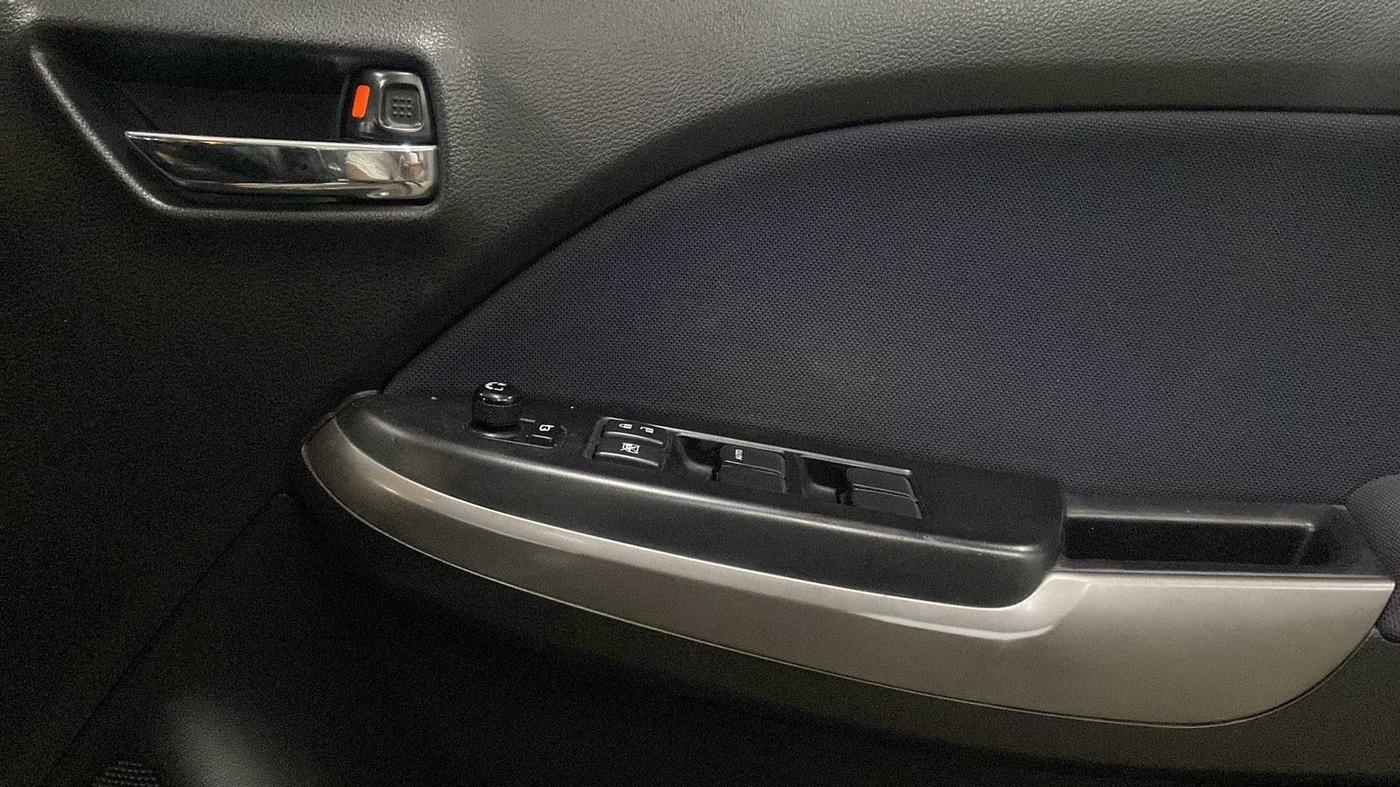 2019 Maruti Baleno ZETA PETROL 1.2, Petrol, Manual, 37,849 km, Driver Side Door Panels Control