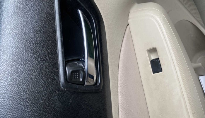 2019 Maruti Dzire VXI, Petrol, Manual, 64,916 km, Left front window switch / handle - Power window makes minor noise