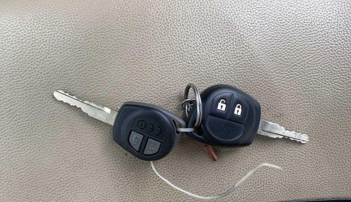 2019 Maruti Dzire VXI, Petrol, Manual, 64,916 km, Key Close Up