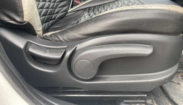 2018 Hyundai Elite i20 ASTA 1.2  CVT, Petrol, Automatic, 62,711 km, Driver Side Adjustment Panel