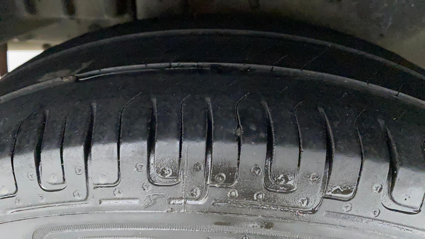 2017 Maruti Swift Dzire VXI, Petrol, Manual, 1,19,975 km, Right Rear Tyre Tread