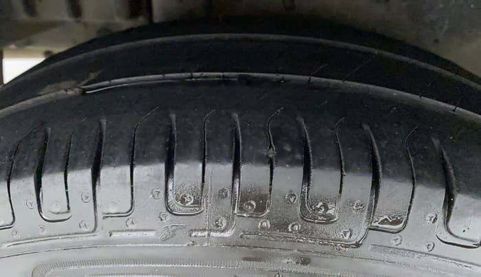 2017 Maruti Swift Dzire VXI, Petrol, Manual, 1,19,975 km, Right Rear Tyre Tread